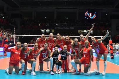İtalya'yı da 3-2 ile geçip finale yazıldılar!