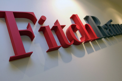 Fitch, 2 yıl sonra 'negatif' görümü 'durağan' yaptı!