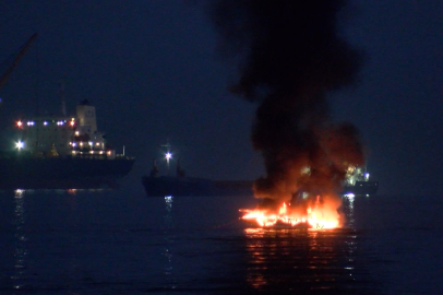 Ataköy'de yat alev alev yandı 