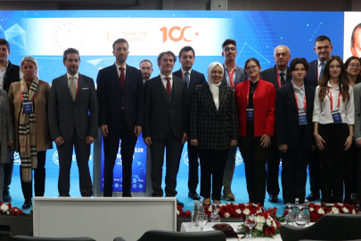 Bakan Yardımcısı Ökten: Okulları eğitim teknolojileriyle uyumlu hale getiriyor