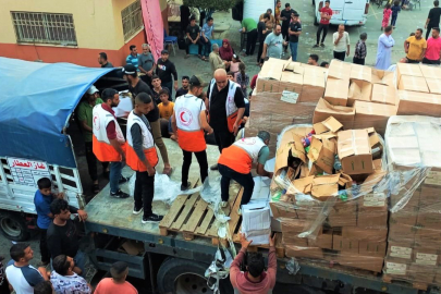 Filistin'de 24 saatte 16 bin gıda kolisi dağıtıldı