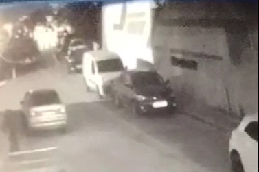 Sattıkları otomobili yedek anahtarıyla çaldılar