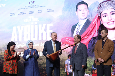 Şehit öğretmen Aybüke'nin bağlaması... Erdoğan'a çok anlamlı hediye!