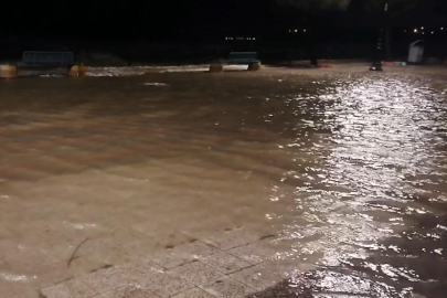 Silivri'de fırtına: İş yerlerini su bastı