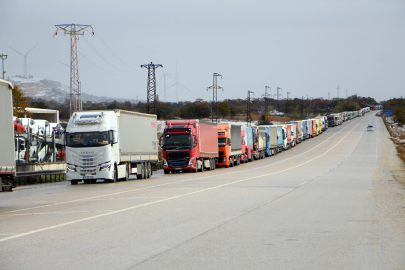 Hamzabeyli'de 20 kilometre TIR kuyruğu