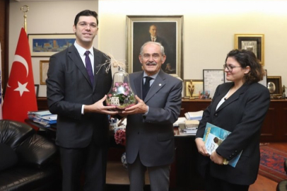 Yılmaz Büyükerşen'i duygulandıran ziyaret