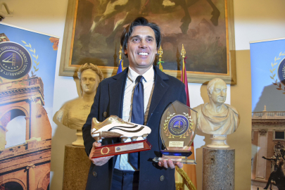 Büyükekşi ve Montella'ya 'Mükemmellik' ödülü