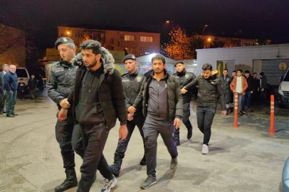 Bursa'da 23 kaçak göçmen yakalandı