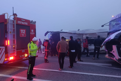 Devrilen yolcu otobüsüne kamyon çarptı: 4 ölü, 36 yaralı