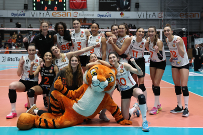 Eczacıbaşı Dynavit - THY: 3-0