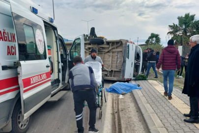 İşçi servis minibüsü TIR'a çarptı: 1 ölü, 7 yaralı