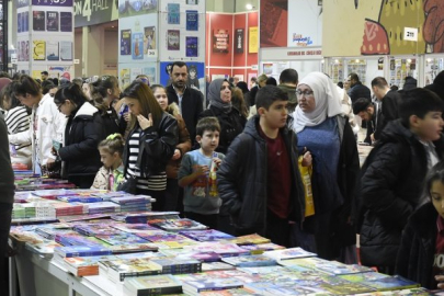 Kitap tutkunları Bursa’ya akın ediyor