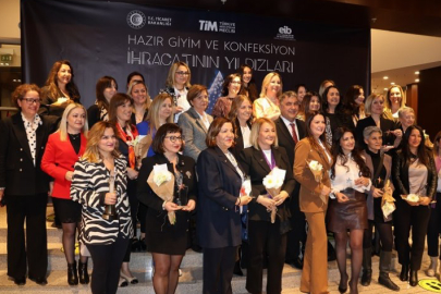 Moda endüstrisinin yıldızları ödüllerine kavuştu