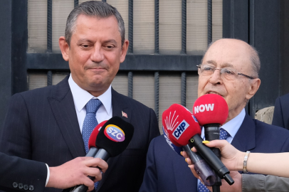 Özel, eski Cumhurbaşkanı Sezer'i ziyaret etti