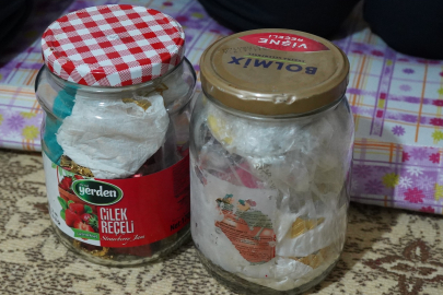 Bulduğu 2 kavanoz altını sahibine teslim etti