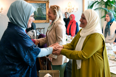 Emine Erdoğan, annelerle bir araya geldi