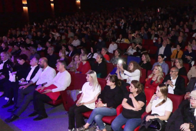 Emel Sayın'ı ağlatan konser