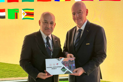Büyükekşi, FIFA Başkanı Infantino ile görüştü
