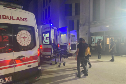 Kamyonet tankerle çarpıştı: 1 ölü, 8 yaralı