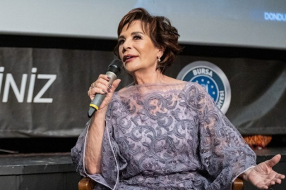 Hülya Koçyiğit'ten aile vurgusu