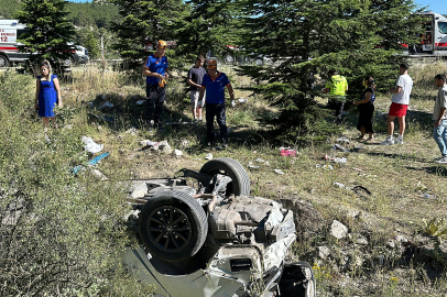 Otomobil şarampole yuvarlandı: 3’ü çocuk 6 kişi yaralandı
