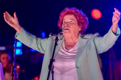 Selda Bağcan'dan tarihi konser
