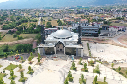 Kartepe Kent Meydanı Camii’nde hummalı çalışma  