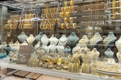 Altın yeni haftaya düşüşle başladı