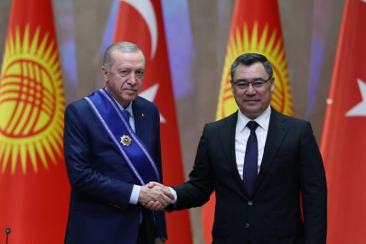 Erdoğan'a Manas Nişanı!