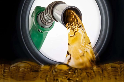 Benzine 1,5 lira zam! Motorin yolda