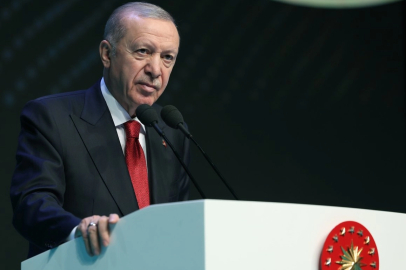 Gazi ve arkadaşlarını minnetle anıyoruz gençlerimizle kol kola yürüyoruz