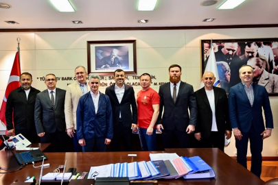 Kızıl Ordu Korosu’ndan Çavuşoğlu’na...