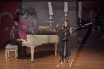 Ferdi Özbeğen'e anlamlı düet