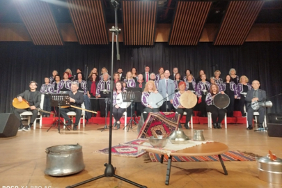 Gençleşen Türküler'den muhteşem 15. yıl konseri