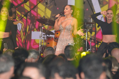 Demet'in yeni hiti listelere çok hızlı giriş yaptı