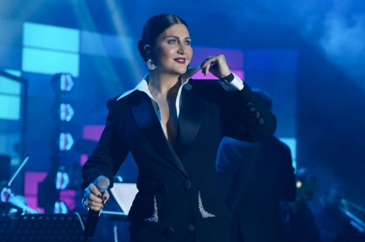 Sibel'den, Cahide'de muhteşem konser