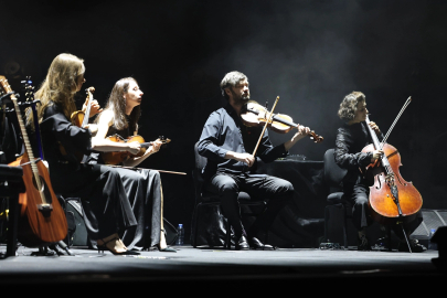 Piyanist Evgeny Grinko İzmir'de ayakta alkışlandı