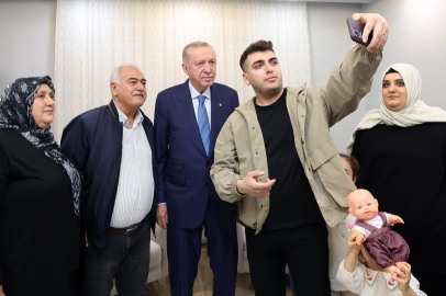 Erdoğan'dan depremzede Karakuş ailesine ziyaret