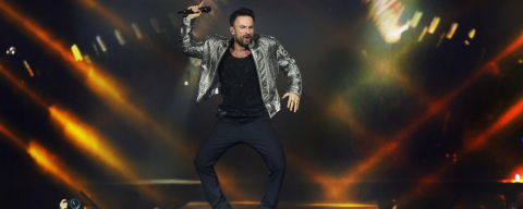 'Beni çok sev' diye seslendi