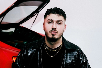 Yeni Mega Stardan Stadyum çıkarması!