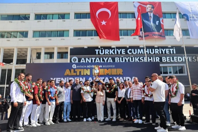 Başpehlivan’a coşkulu karşılama