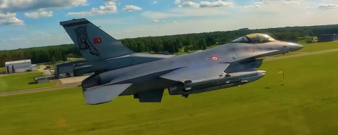 Türk F-16’ları Estonya semalarında